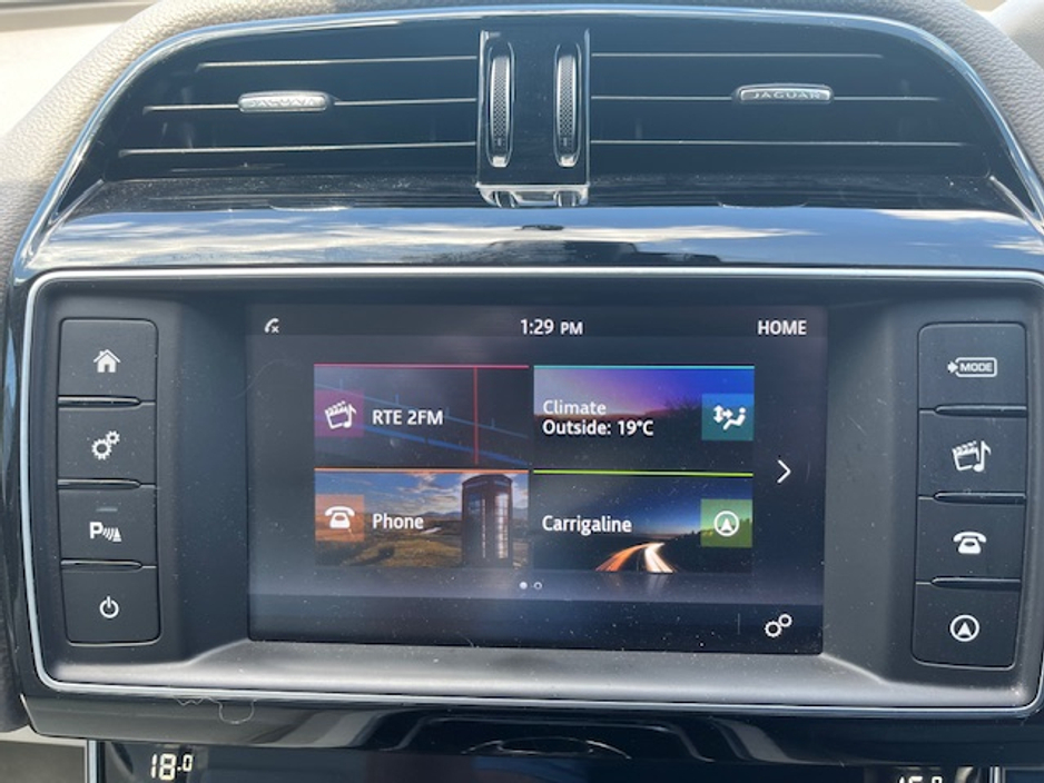 2018 Jaguar XE - image 11