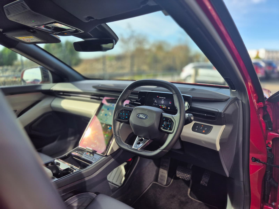 2025 Ford Capri - image 8