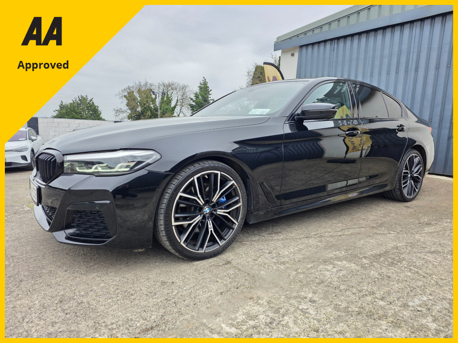 2022 BMW 5 Series - image 3