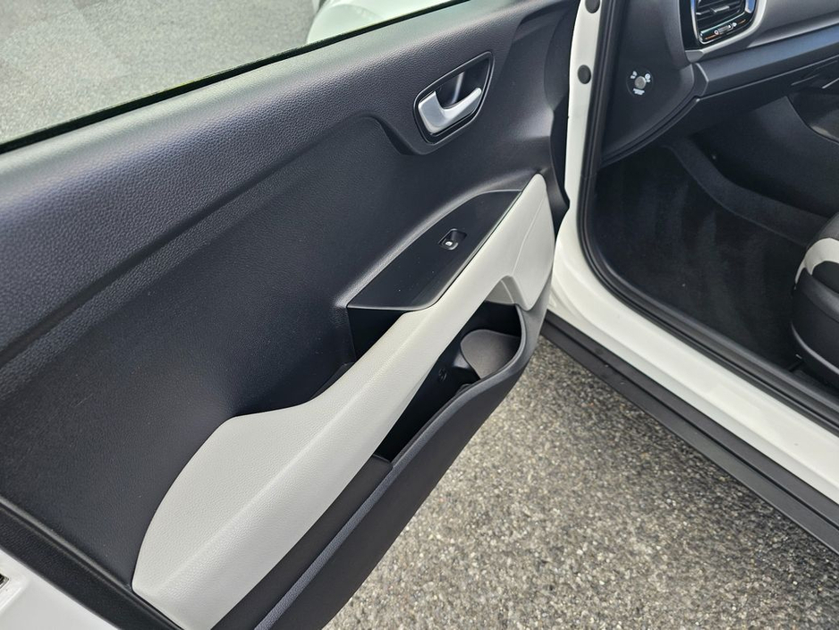 2018 Kia Stonic - image 28