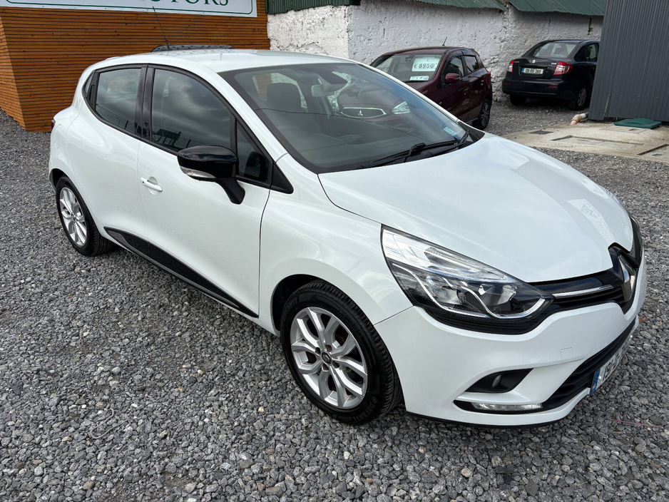 2019 Renault Clio - image 11