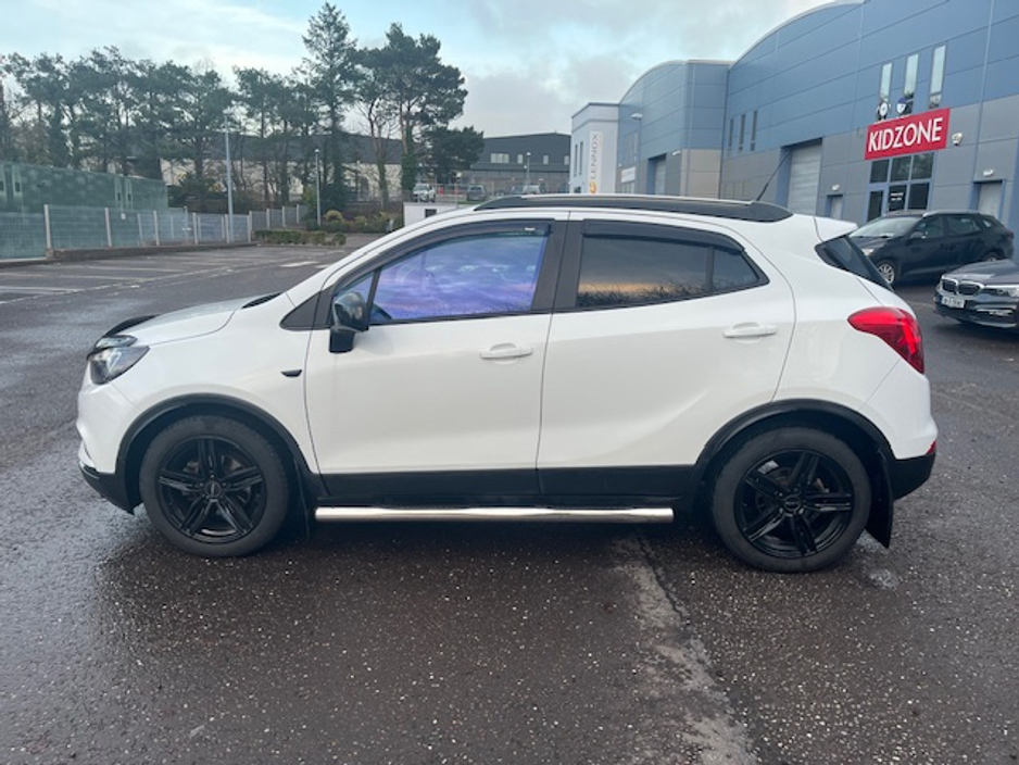 2018 Vauxhall Mokka - image 4