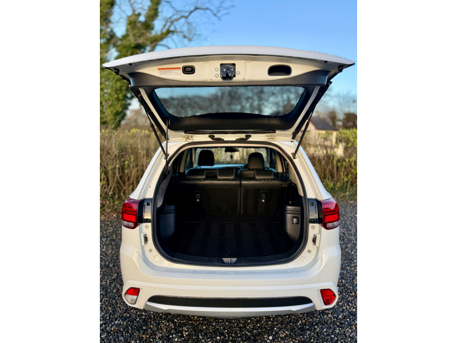 2017 Mitsubishi Outlander - image 20