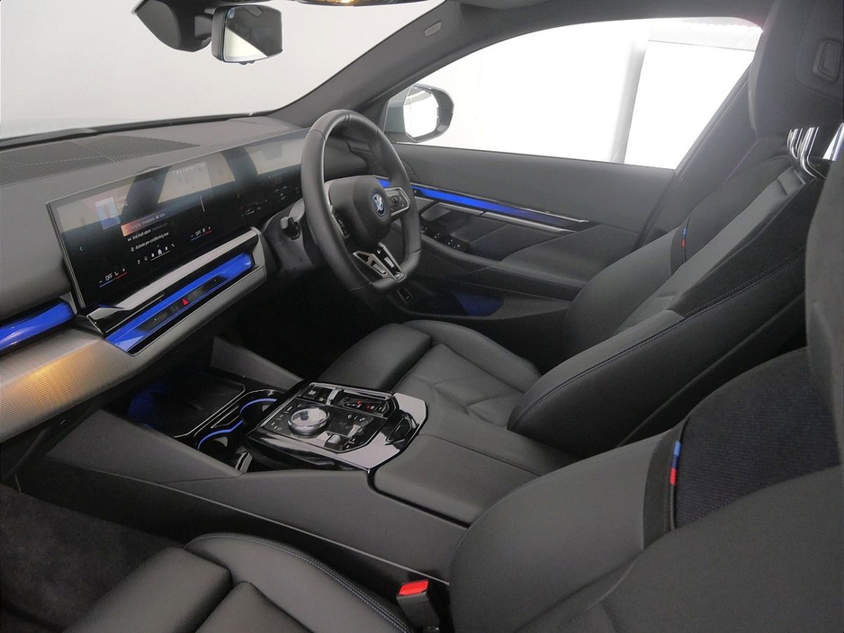 2025 BMW 5 Series 530e M Sport Pro Saloon €75,900