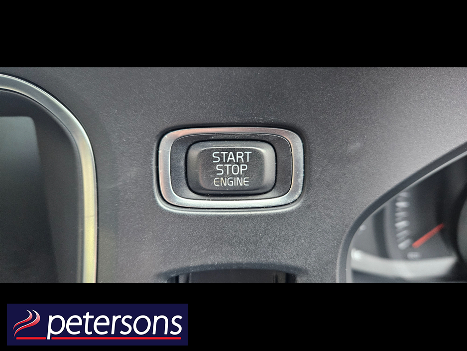 2017 Volvo V40 2.0 D2 MOMENTUM NAV + 120BHP 5DR €12,950