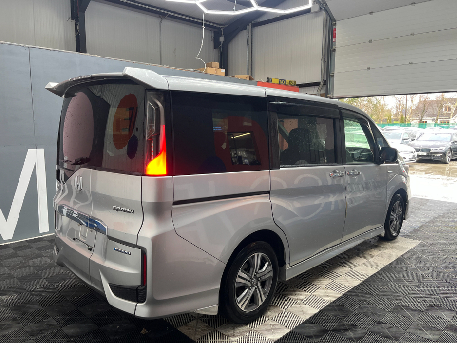 2017 Honda Stepwagon €21950! 2017 HONDA STEPWAGON SPADA HYBRID G SENSING 2.0 AUTOMATIC / CRUISE CONTROL / REVERSE CAMERA / AUTOMATIC DOORS AND MORE €21,950