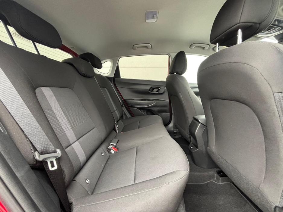 2025 Hyundai i20 - image 5