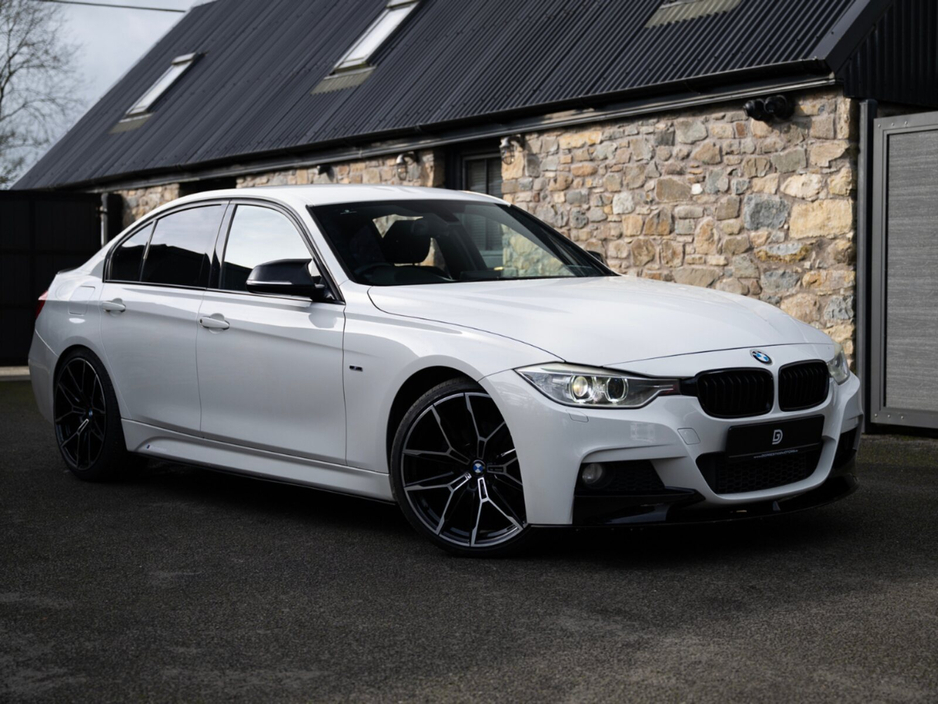 2013 BMW 3 Series - image 3