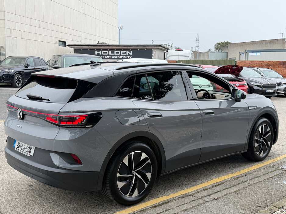 2023 Volkswagen ID.4 - image 9