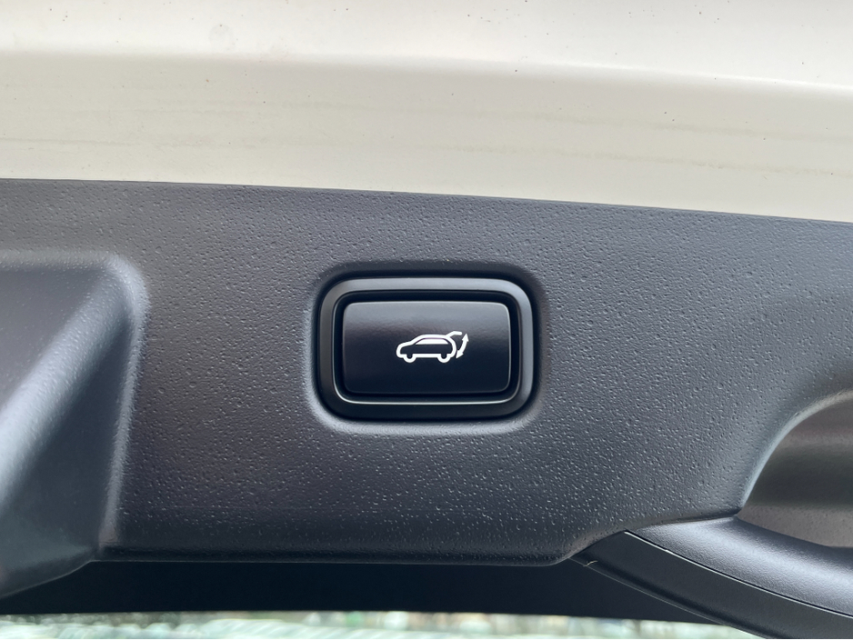 2023 Kia Niro - image 8