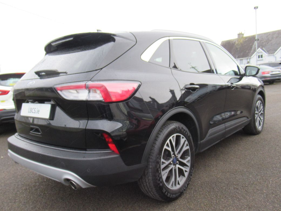 2021 Ford Kuga - image 4