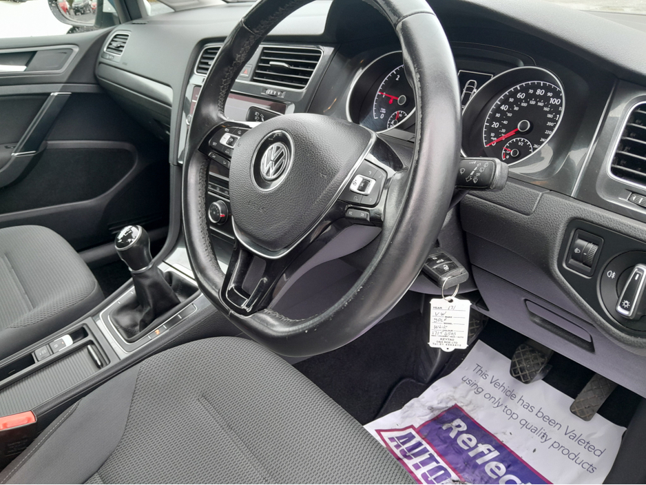 2017 Volkswagen Golf - image 29