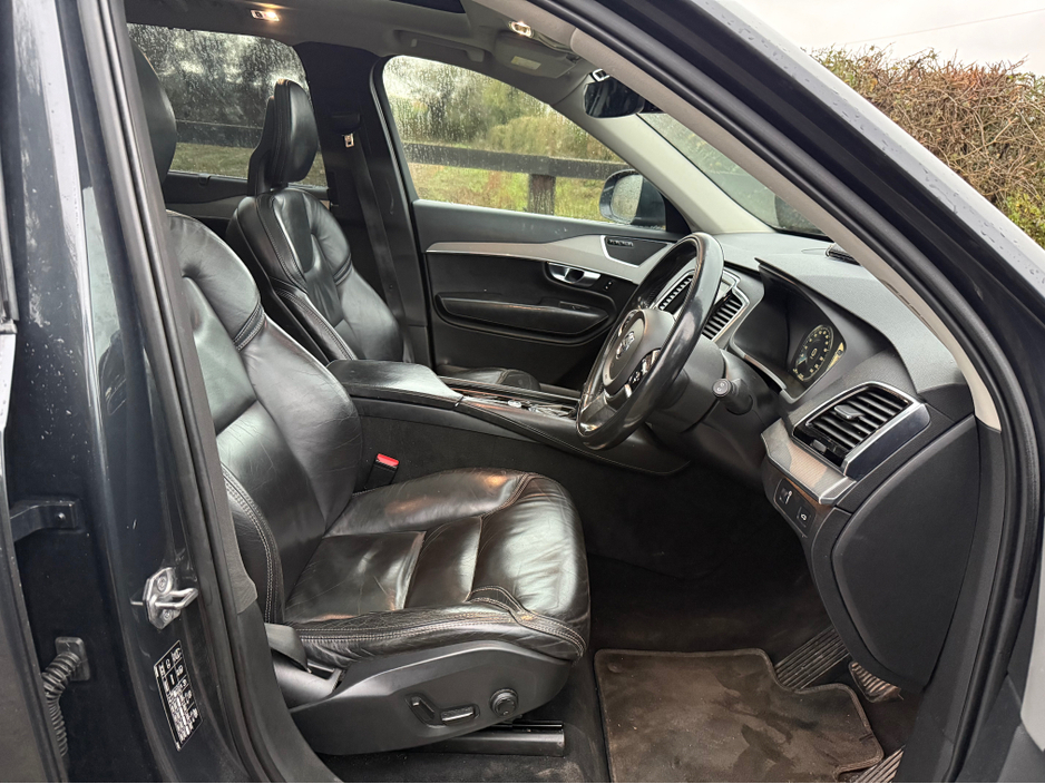 2017 Volvo XC90 - image 4