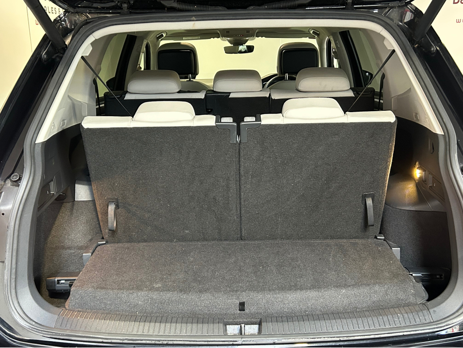 2021 Volkswagen Tiguan - image 27