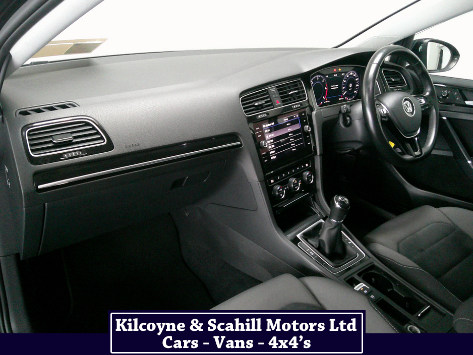 2017 Volkswagen Golf - image 20