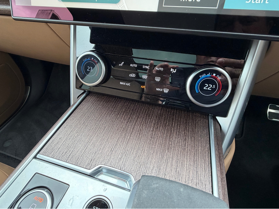 2023 Land Rover Range Rover - image 23