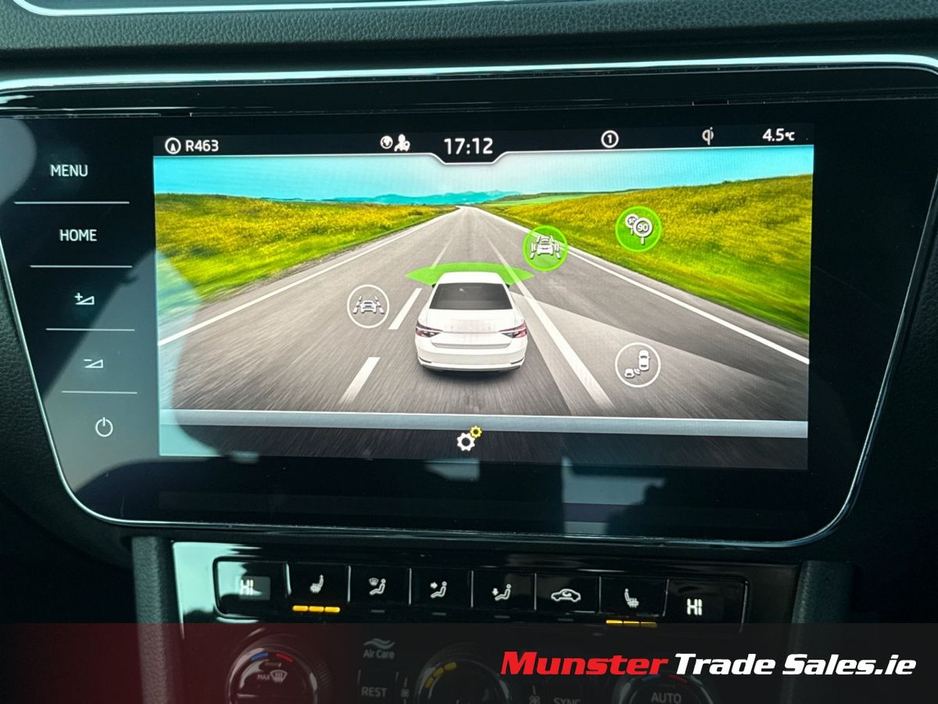 2022 Skoda Superb - image 14