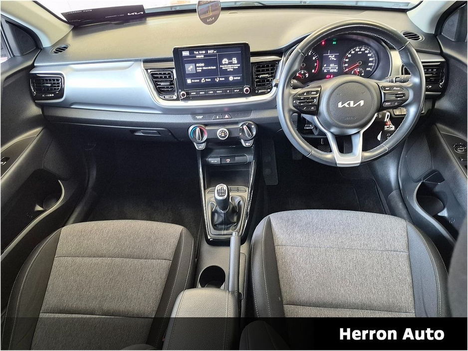 2023 Kia Stonic - image 5