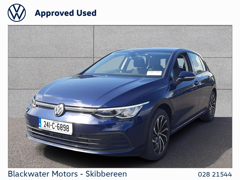 2023 Volkswagen Golf - image 13