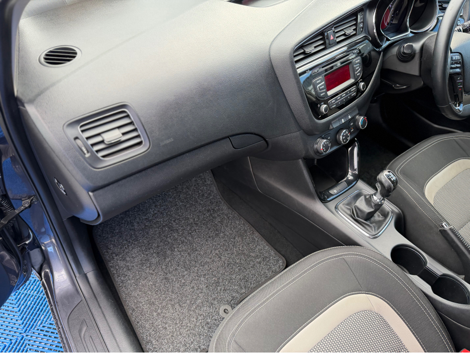 2017 Kia Ceed - image 42