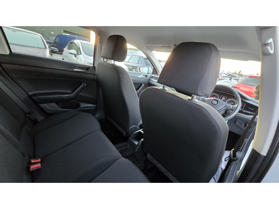 2018 Volkswagen Polo - image 8