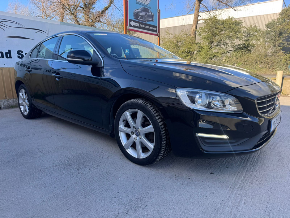 2017 Volvo S60 - image 10