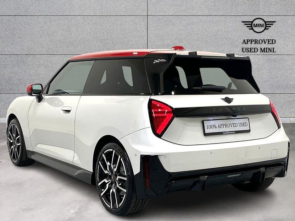 2025 MINI Hatch Cooper E €30,950