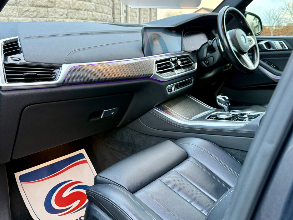 2021 BMW X5 - image 10