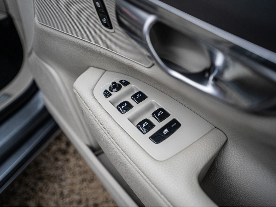 2017 Volvo S90 2017 Volvo S90 2.0d Auto/High spec/1yr warranty €19,888