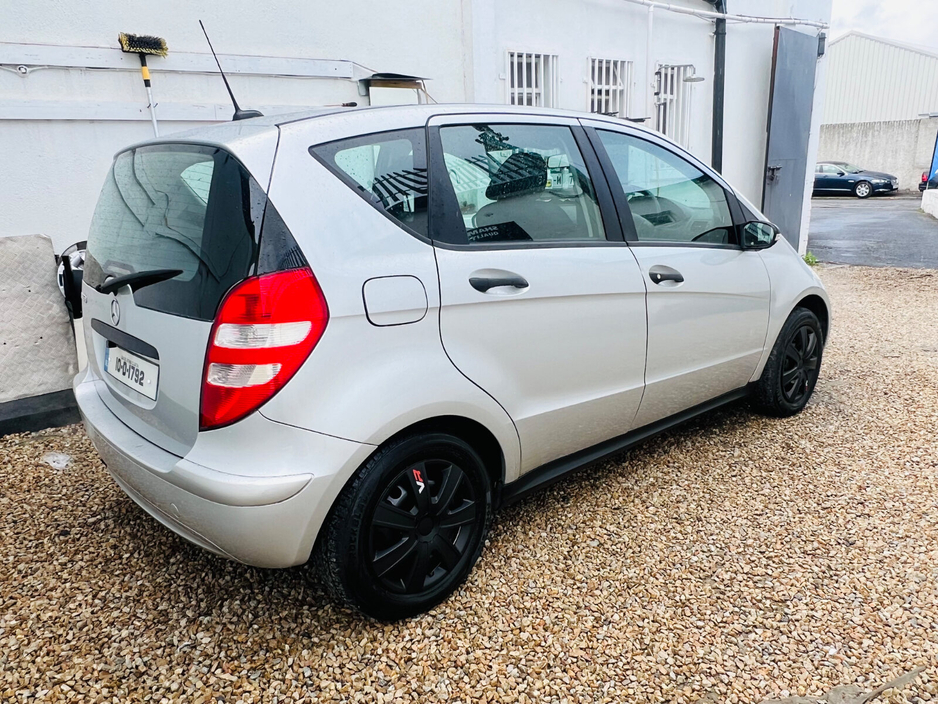 2010 Mercedes-Benz A Class - image 8