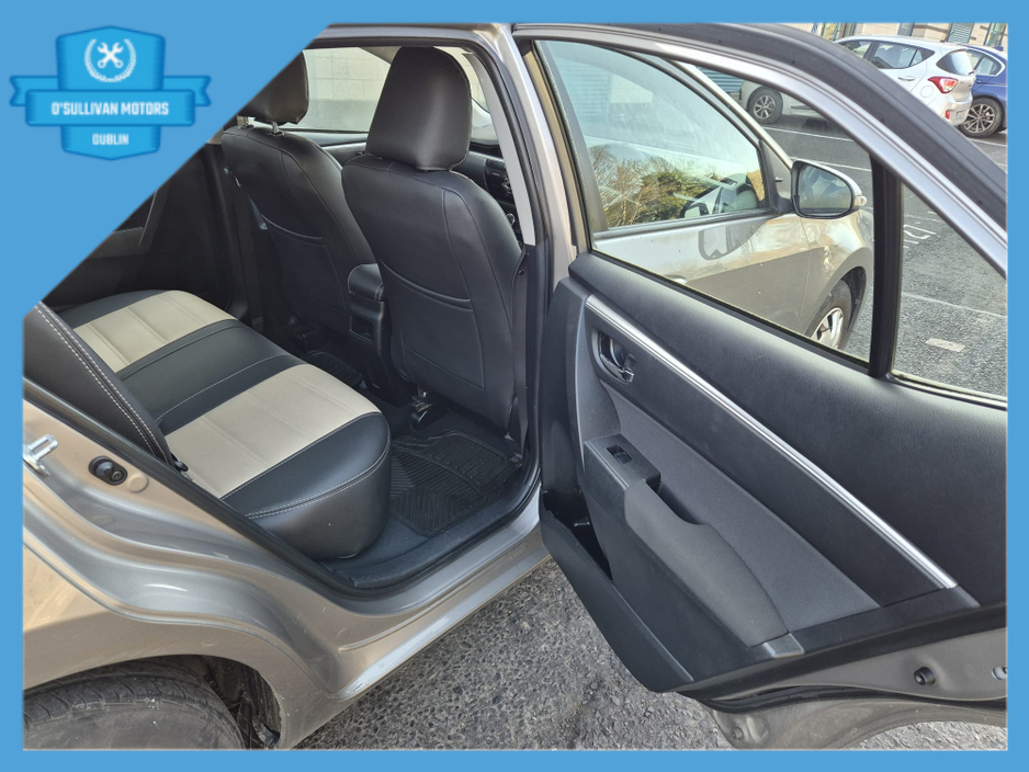 2015 Toyota Corolla - image 19