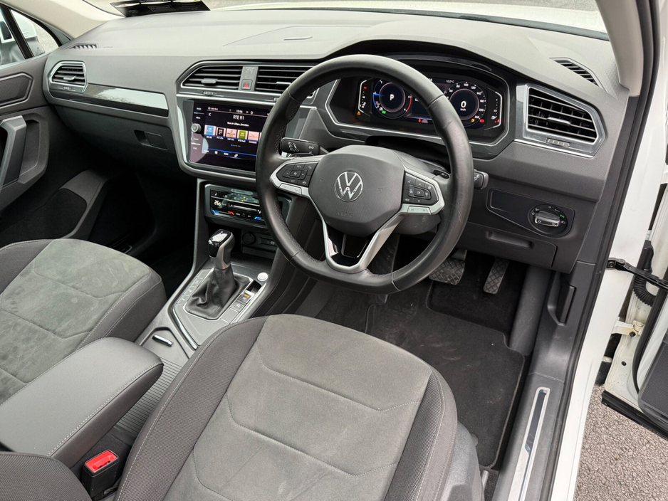 2021 Volkswagen Tiguan - image 11