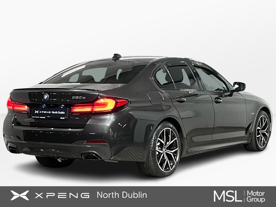 2023 BMW 5 Series - image 3