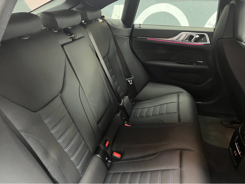 2025 BMW i4 €58950 2025 BMW I4 M50 ONLY 9K KMS / CRUISE CONTROL / 360° PARKING CAMERA / ELECTRIC MEMORY & HEATED SEATS / HEATED STEERING WHEEL / APPLE CARPLAY / AMBIENT LIGHTS €58,950