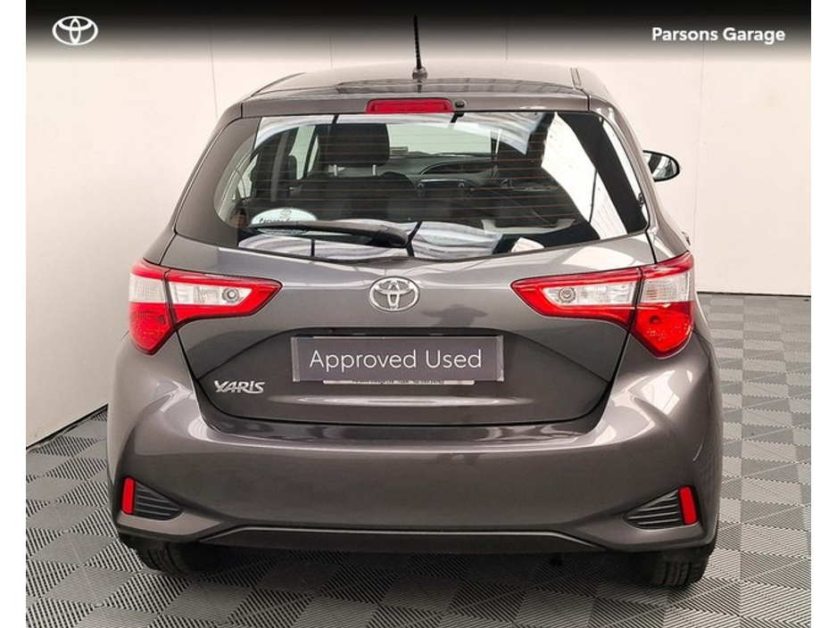 2020 Toyota Yaris - image 4
