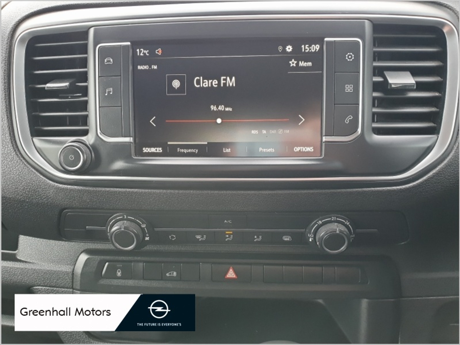 2023 Opel Vivaro - image 18