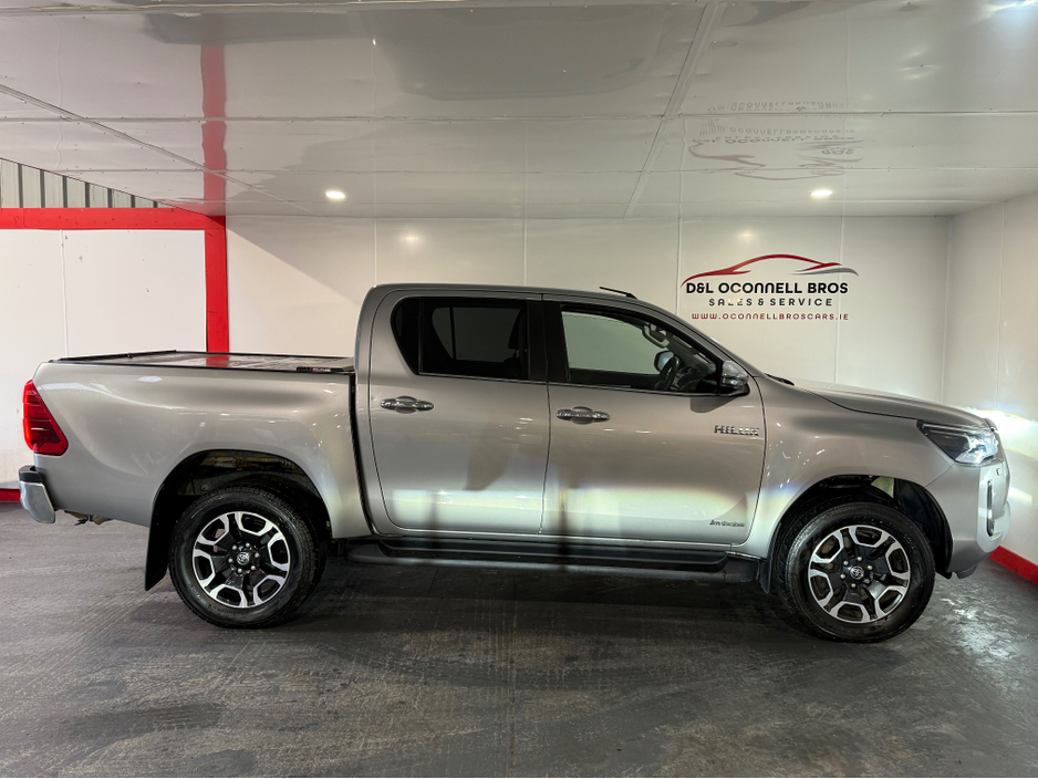2021 Toyota Hilux INVINCIBLE D-4D 4WD DCB
