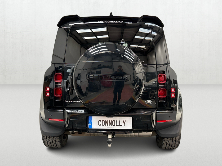 2021 Land Rover Defender - image 5