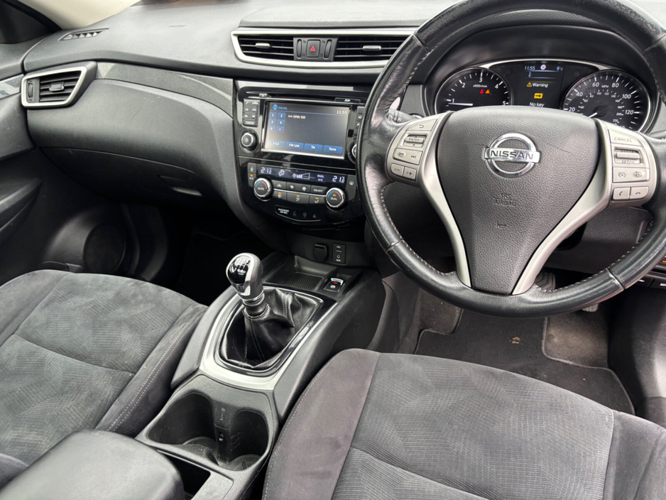2015 Nissan X-Trail - image 25