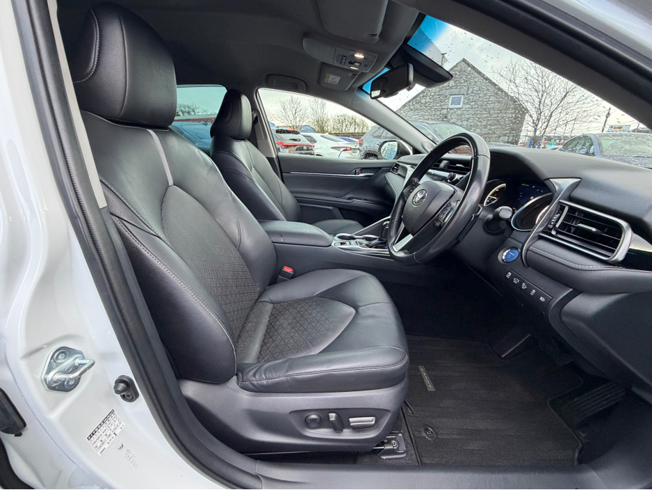 2020 Toyota Camry - image 2