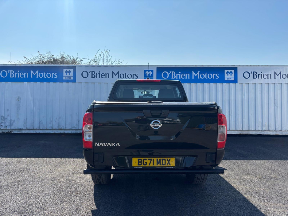 2021 Nissan Navara - image 8