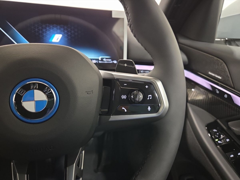 2026 BMW 5 Series - image 18