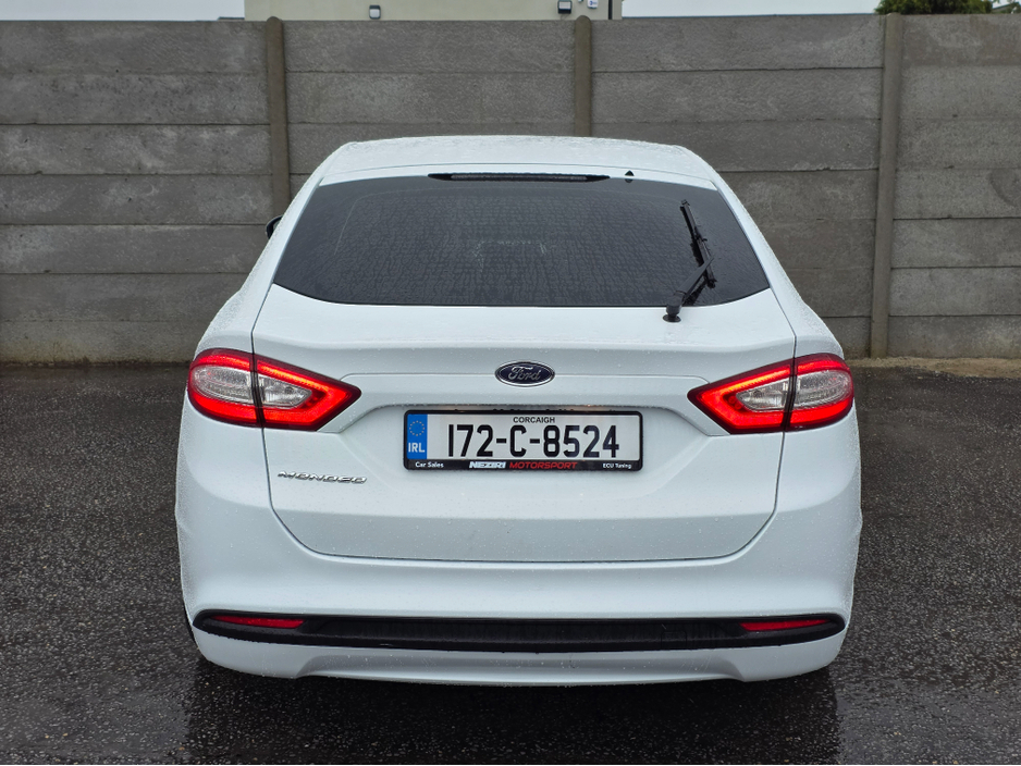 2017 Ford Mondeo - image 2