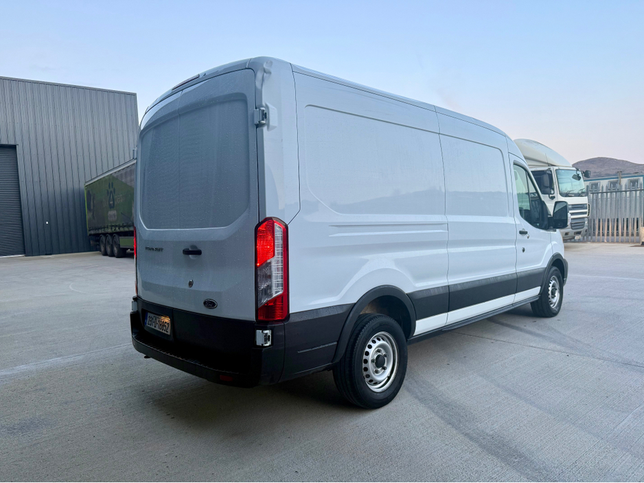 2023 Ford Transit - image 3