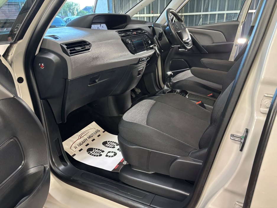 2017 Citroen C4 - image 14