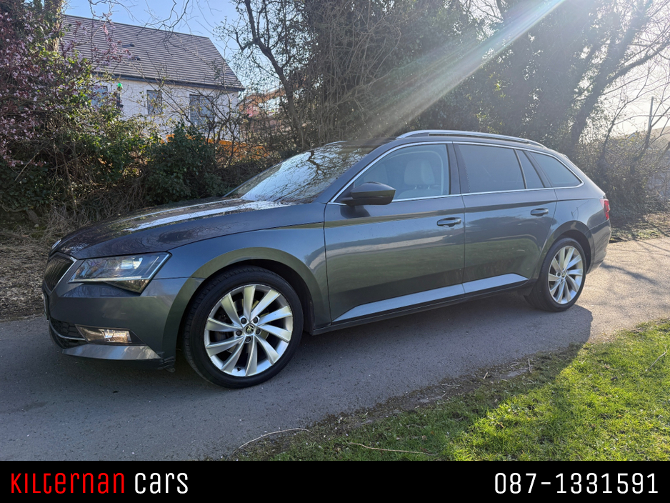 2017 Skoda Superb - image 4