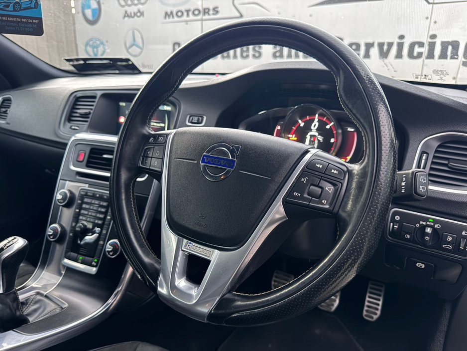 2016 Volvo V60 - image 19