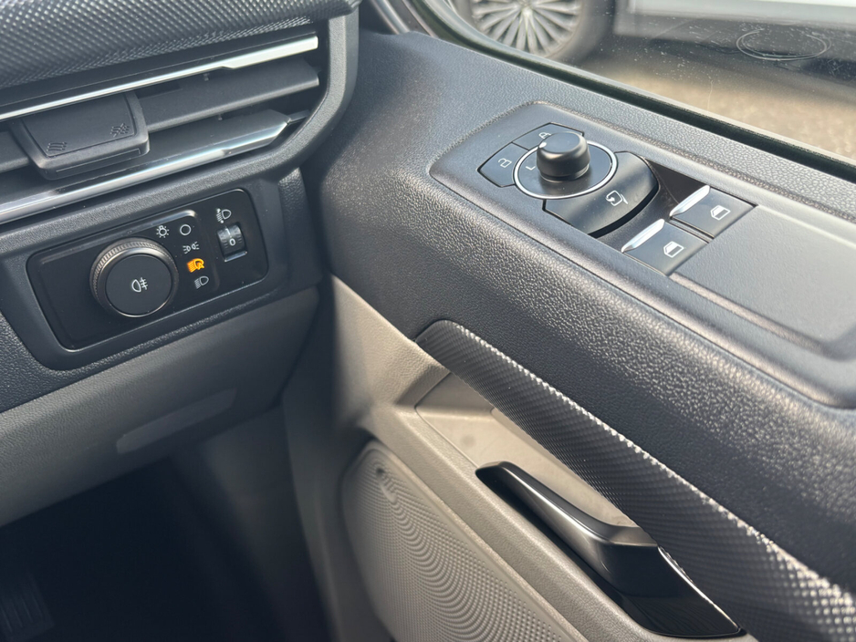 2024 Ford Transit Custom - image 21