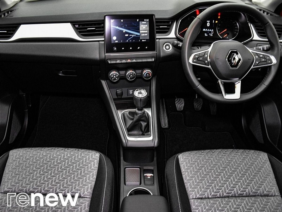 2022 Renault Captur - image 2