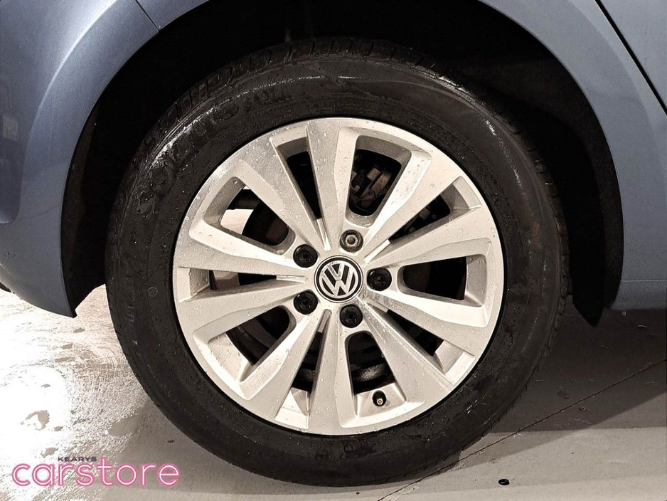 2016 Volkswagen Golf - image 14